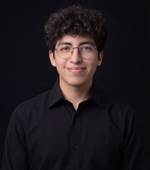 Portrait of Kevin Tapia